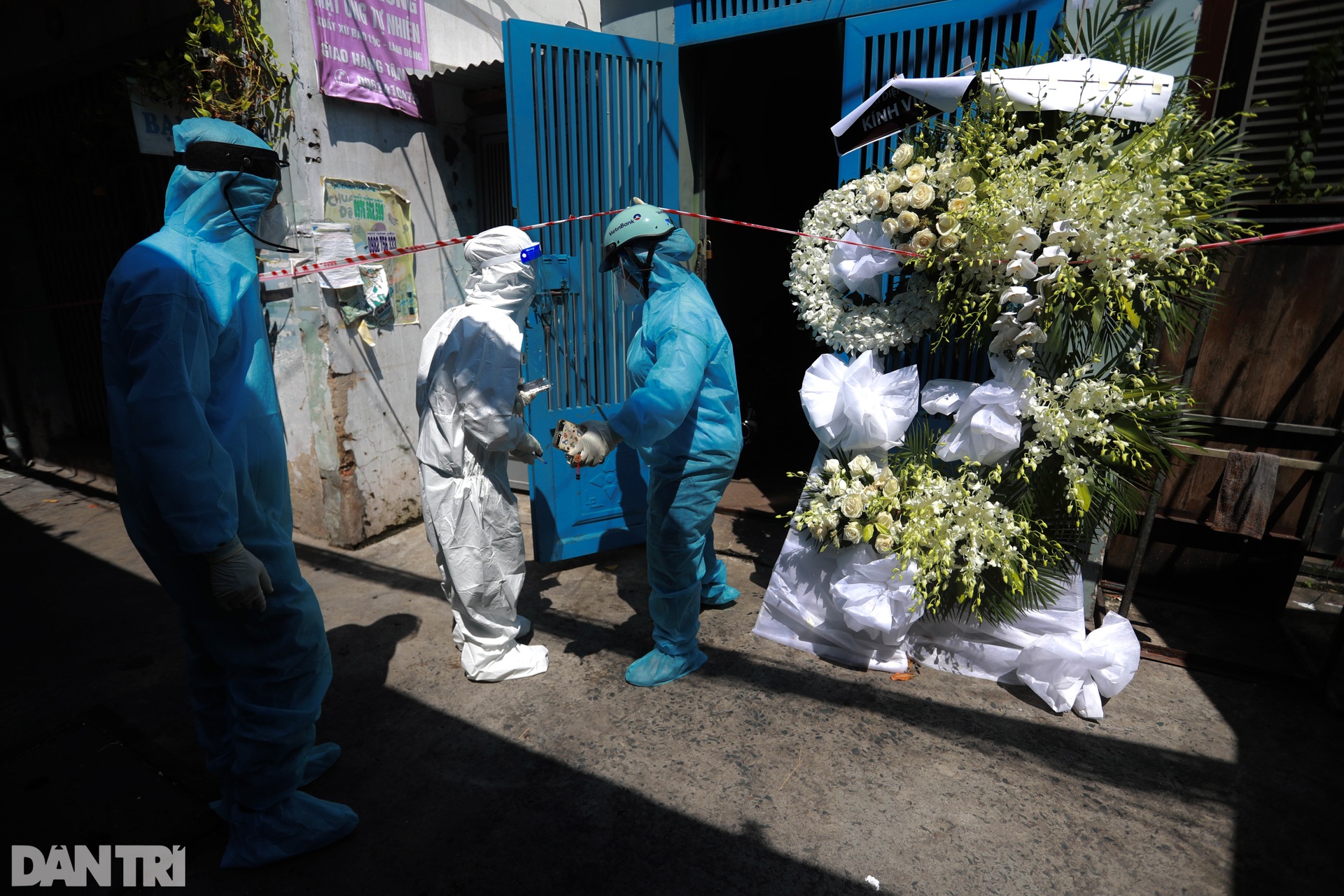 Đi từng ngõ, gõ từng nhà điều trị cho F0 ở Sài Gòn - 5 Đi từng ngõ, gõ từng nhà điều trị cho F0 ở Sài Gòn - 5