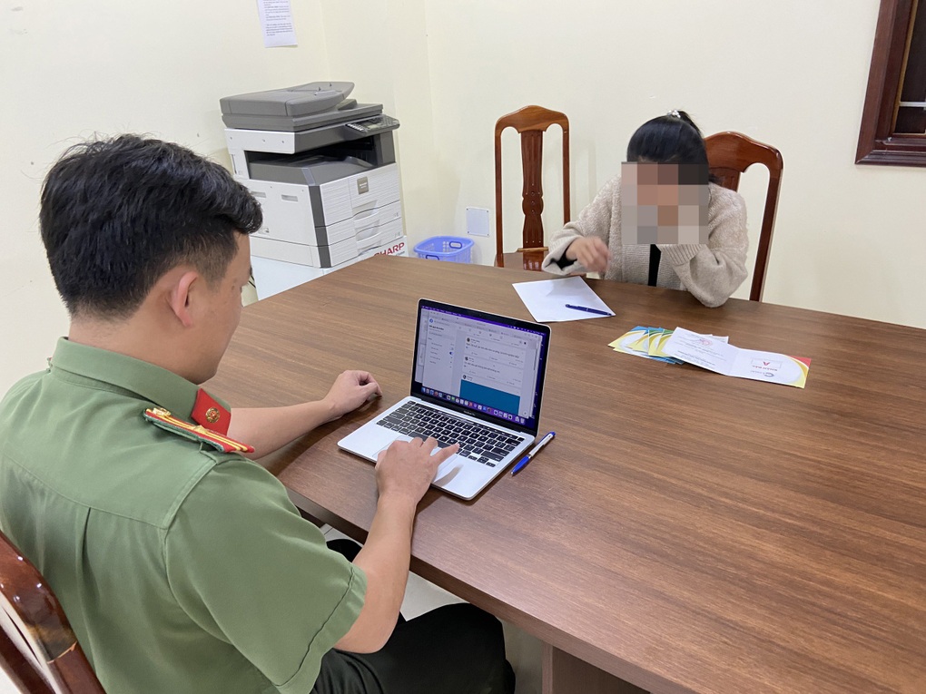 Triệu tập nhiều đối tượng bán giấy mời Festival hoa Đà Lạt - 1 Triệu tập nhiều đối tượng bán giấy mời Festival hoa Đà Lạt - 1