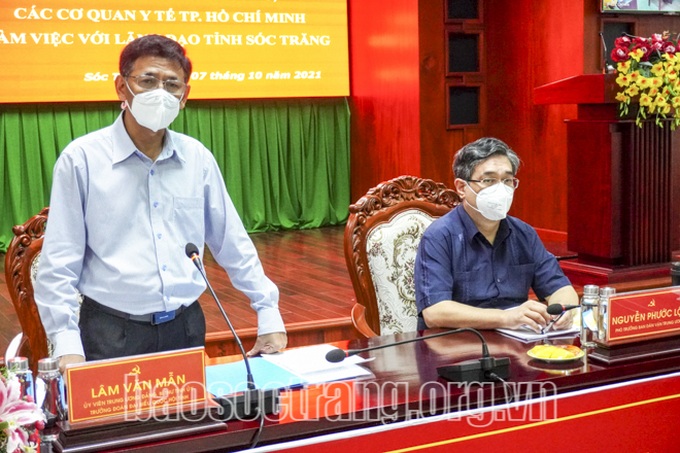 Bí thư Tỉnh ủy Sóc Trăng Lâm Văn Mẫn báo cáo tại cuộc họp