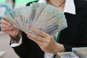 Sau 10 năm ròng rã chờ đợi, cổ đông sắp nhận cổ tức từ 2 đại gia phố núi