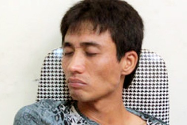 Hà Nội: Ném mũ bảo hiểm vào cảnh sát hòng thoát thân