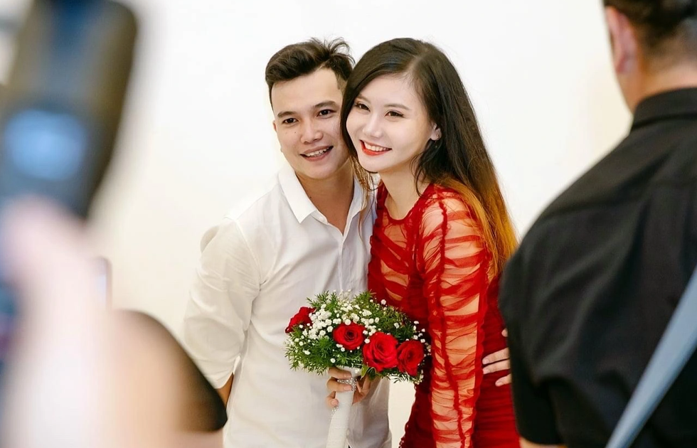 Chuyện tình chị em của shipper điển trai và cô gái TPHCM nghiện mua sắm - 7 Chuyện tình chị em của shipper điển trai và cô gái TPHCM nghiện mua sắm - 7