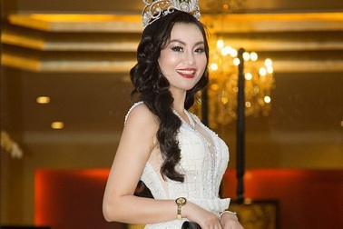 Nữ Hoàng Trần Huyền Nhung lộng lẫy tại đêm Gala tôn vinh