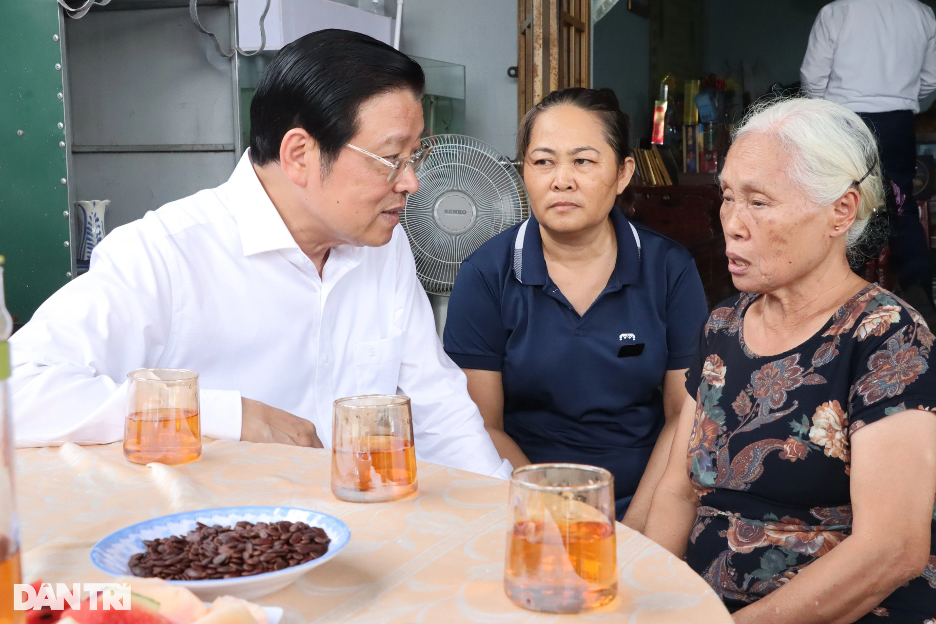 Trưởng ban Nội chính Trung ương thăm hỏi các gia đình liệt sỹ tại Đắk Lắk - 5 Trưởng ban Nội chính Trung ương thăm hỏi các gia đình liệt sỹ tại Đắk Lắk - 5