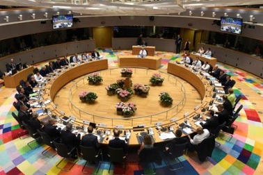 EU thông qua hợp đồng vũ khí tỷ "đô" giữa lúc căng thẳng với Nga