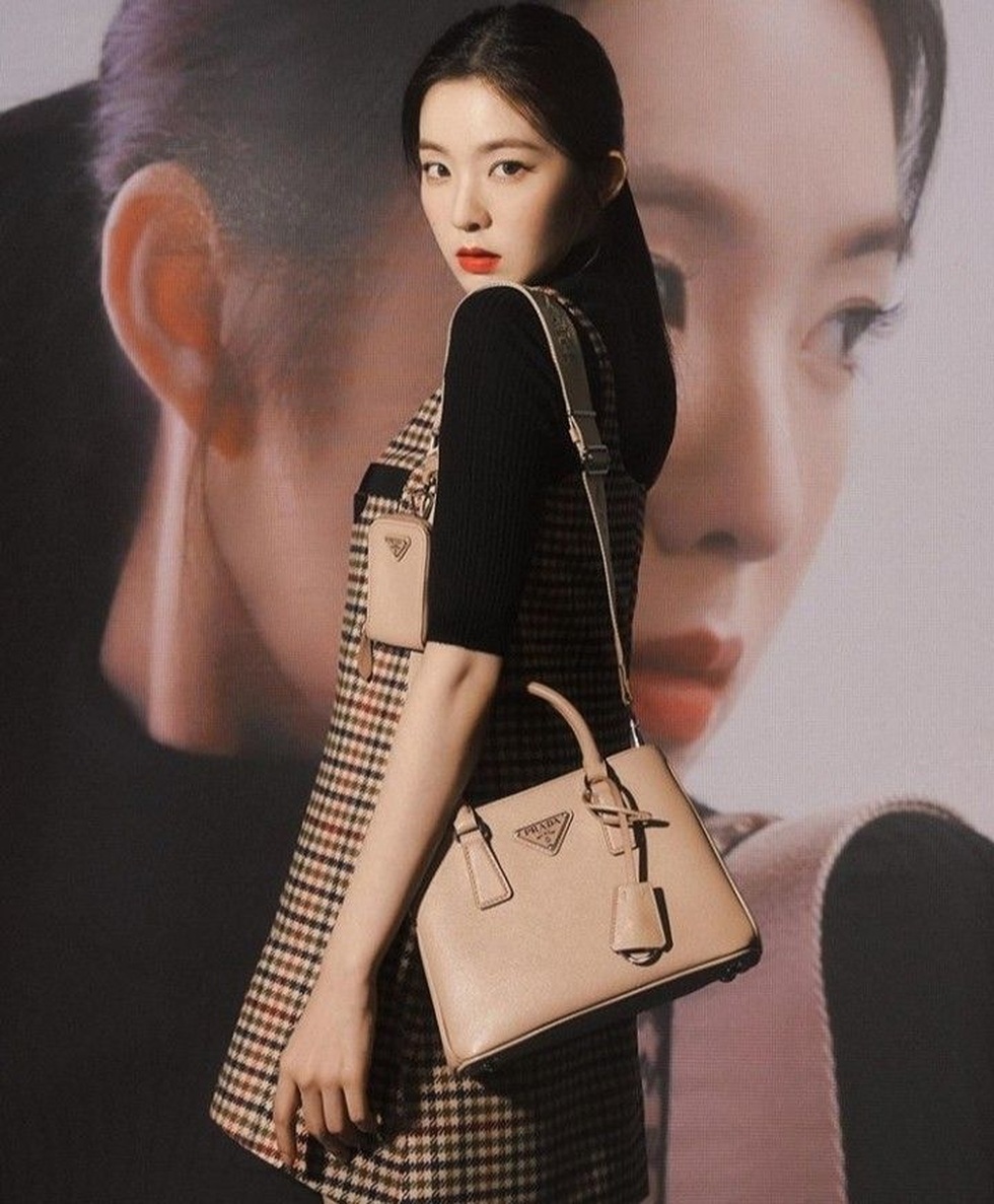 Kim Soo Hyun và dàn đại sứ thương hiệu Prada dính bê bối chấn động châu Á - 3 Kim Soo Hyun và dàn đại sứ thương hiệu Prada dính bê bối chấn động châu Á - 3