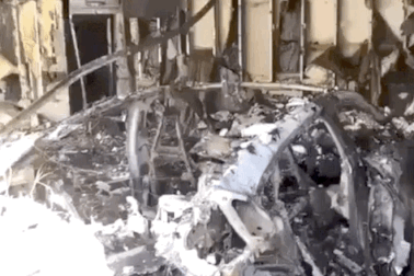 Porsche Taycan bị cháy khi đang "ngủ" - Thêm dấu hỏi cho xe chạy điện