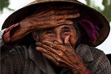 Hình ảnh chân thực của người Việt Nam trên báo nước ngoài