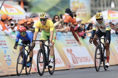 Giải xe đạp xuyên Việt: Xuất hiện kỷ lục tốc độ