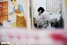 "Cả trạm là F0", y tế phường Hà Nội vừa cách ly vừa chống dịch