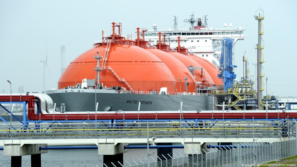 Để cai khí đốt Nga, châu Âu đang bơm hàng tỷ euro vào LNG - 1 Để cai khí đốt Nga, châu Âu đang bơm hàng tỷ euro vào LNG - 1