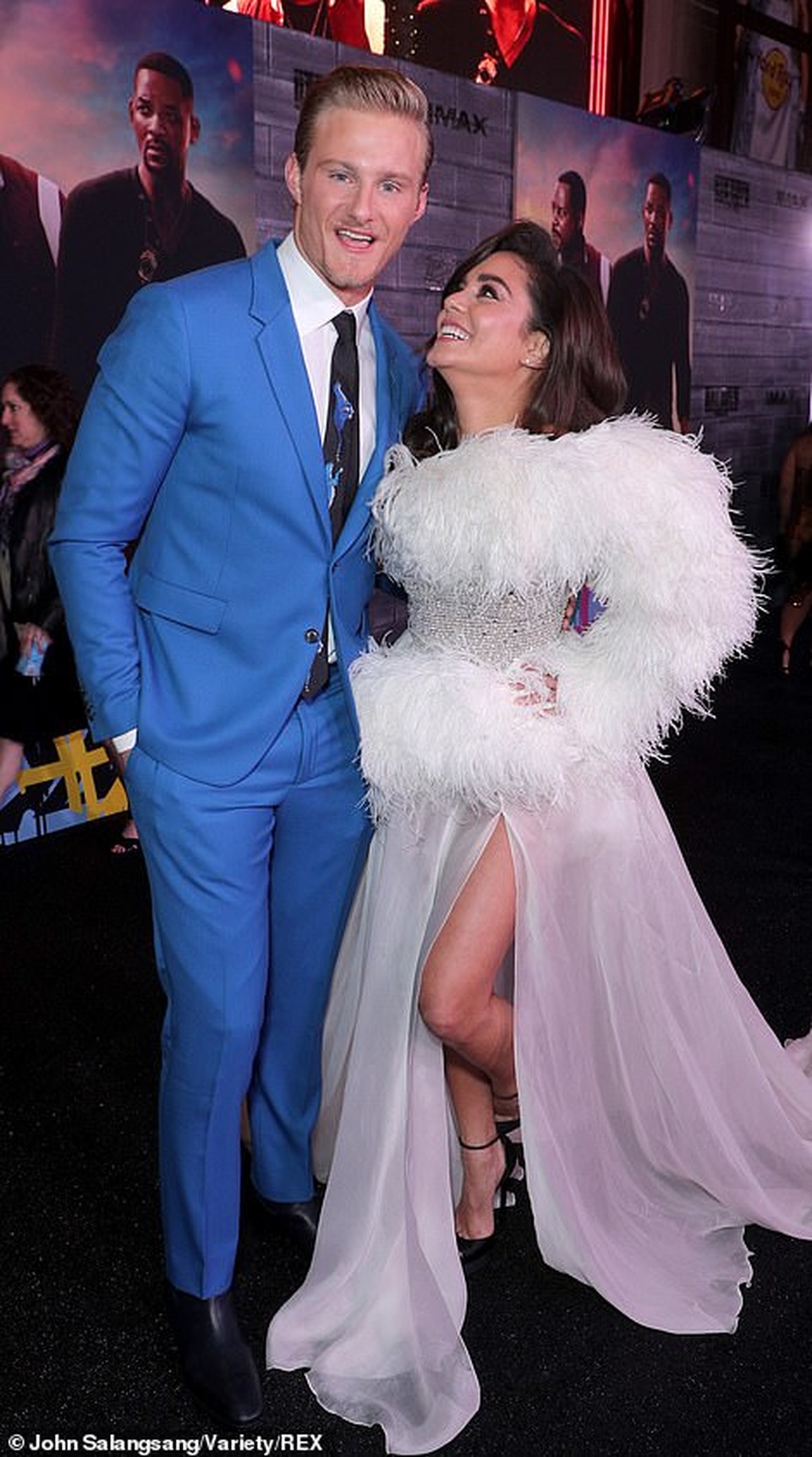 Vanessa Hudgens tươi tắn tái xuất sau khi chia tay bạn trai - 14 Vanessa Hudgens tươi tắn tái xuất sau khi chia tay bạn trai - 14