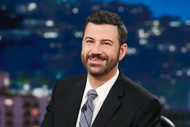 Cây hài Jimmy Kimmel tung quảng cáo chế nhạo United Airlines