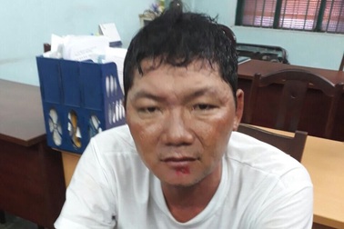 Cảnh sát nổ súng khống chế tên cướp manh động