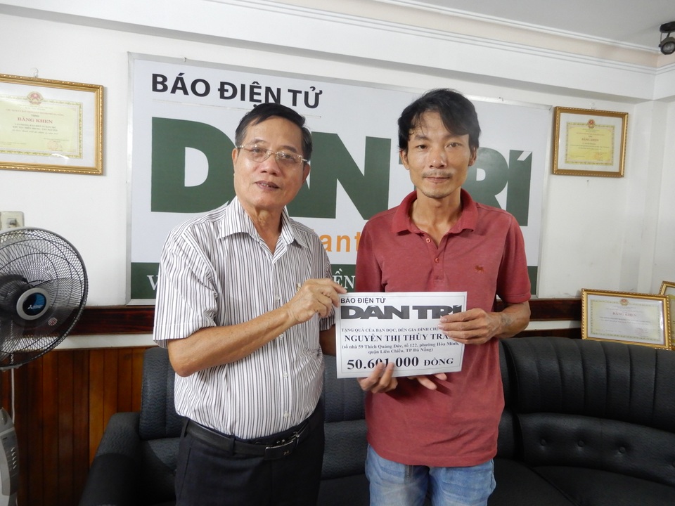 Bạn đọc giúp đỡ cô học trò gồng mình chiến đấu bệnh tật gần 100 triệu đồng - 1 Bạn đọc giúp đỡ cô học trò gồng mình chiến đấu bệnh tật gần 100 triệu đồng - 1