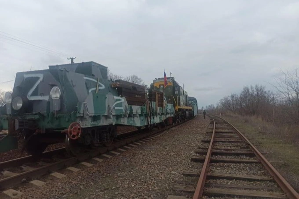 Nghi vấn Nga đưa đoàn tàu bọc thép mang theo vũ khí đặc biệt tới Ukraine - 1 Nghi vấn Nga đưa đoàn tàu bọc thép mang theo vũ khí đặc biệt tới Ukraine - 1