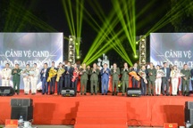 Hà Nội: Đêm nhạc "Cảnh vệ Công an nhân dân - 70 mùa hoa chiến công"