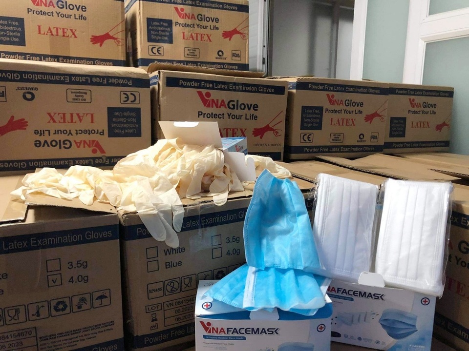 TPHCM: Phát hiện hơn 4 triệu khẩu trang và găng tay kém chất lượng - 2 TPHCM: Phát hiện hơn 4 triệu khẩu trang và găng tay kém chất lượng - 2