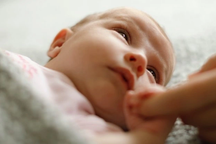 Phát hiện cách hiệu quả nhất để dỗ em bé hết khóc