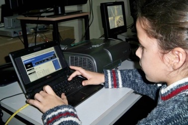 Gặp cậu bé 9 tuổi làm quản trị mạng