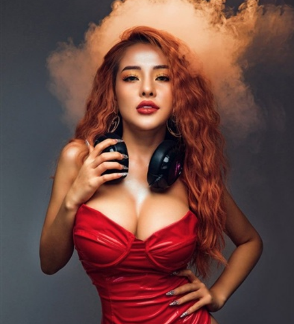 Quán bar liên quan đến sự việc DJ Ngân 98 mặc phản cảm biểu diễn bị phạt - 2 Quán bar liên quan đến sự việc DJ Ngân 98 mặc phản cảm biểu diễn bị phạt - 2