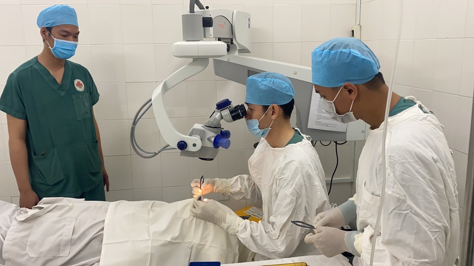 Bệnh nhân ung thư hiến giác mạc giúp 2 người tìm lại ánh sáng - 1 Bệnh nhân ung thư hiến giác mạc giúp 2 người tìm lại ánh sáng - 1