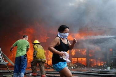 Cháy lớn thiêu trụi hơn 1.000 ngôi nhà ở Philippines