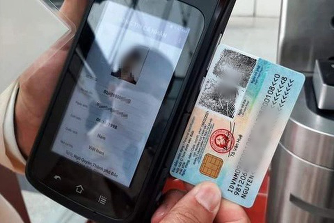 Thí điểm rút tiền tại cây ATM bằng thẻ căn cước công dân gắn chip - 1 Thí điểm rút tiền tại cây ATM bằng thẻ căn cước công dân gắn chip - 1