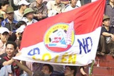 Những cuộc chia tay cuối mùa bóng