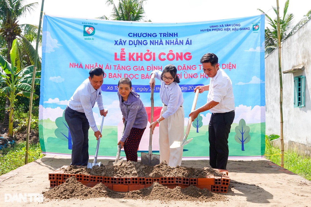 Tặng người phụ nữ ung thư nhà Nhân ái: Phép màu từ sự sẻ chia của bạn đọc - 2 Tặng người phụ nữ ung thư nhà Nhân ái: Phép màu từ sự sẻ chia của bạn đọc - 2