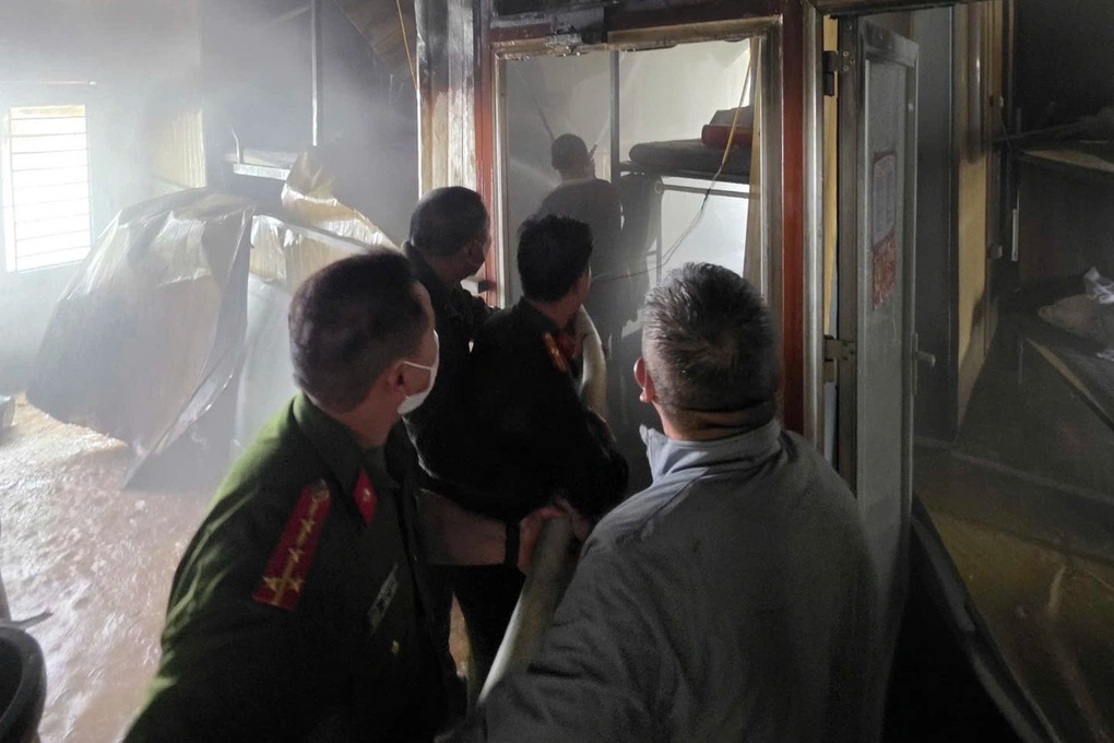 Cháy nhà nghỉ ở Mèo Vạc, 95 du khách nước ngoài thoát thân an toàn - 2