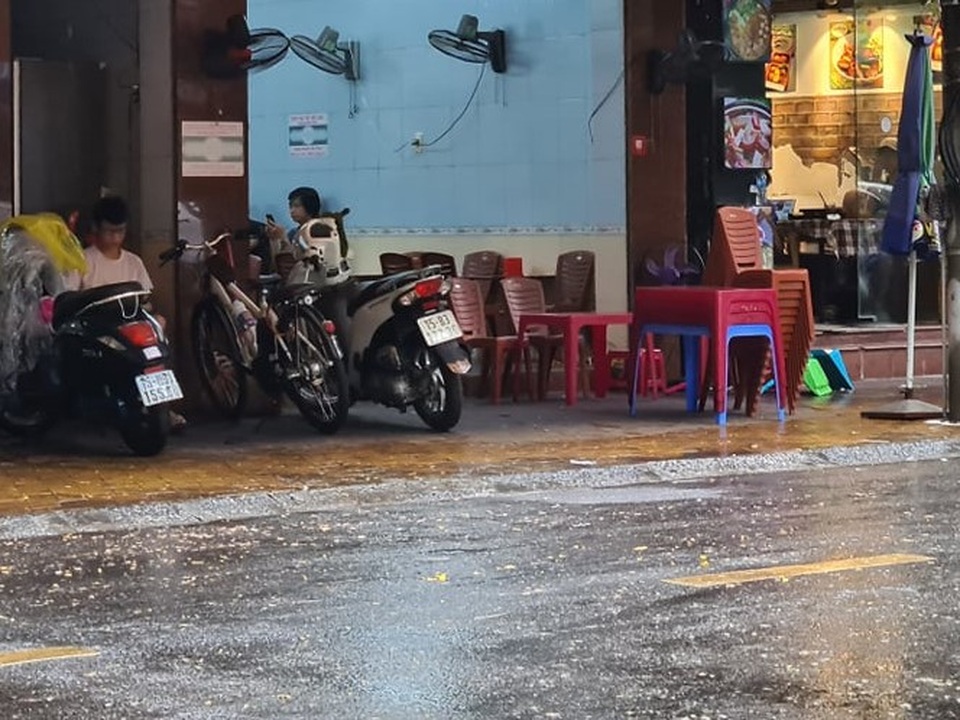 Giang hồ bị bắn gục trong quán trà - 1 Giang hồ bị bắn gục trong quán trà - 1