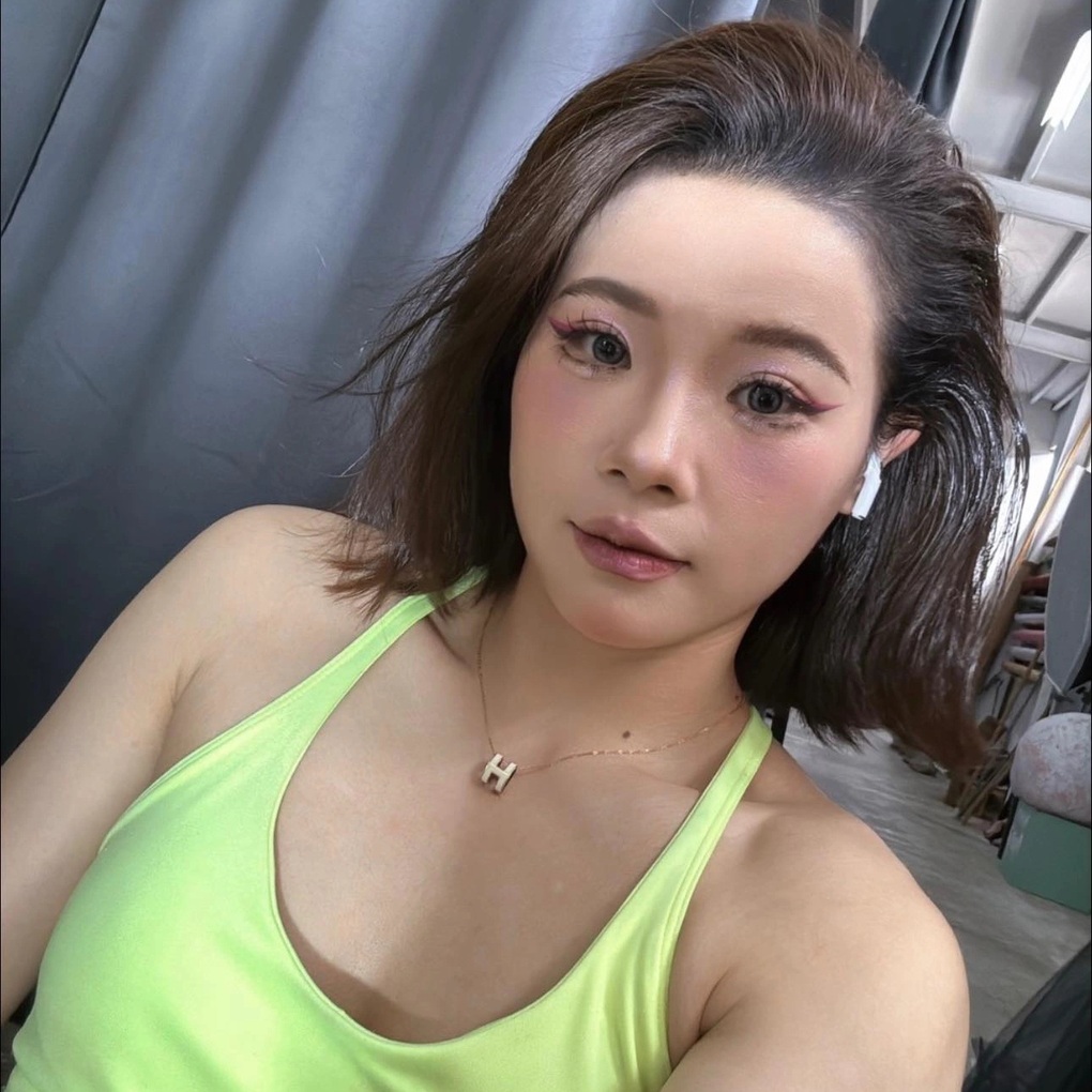 Hot girl cầu lông thắng áp đảo đối thủ gây sốt tại Olympic 2024 - 4 Hot girl cầu lông thắng áp đảo đối thủ gây sốt tại Olympic 2024 - 4