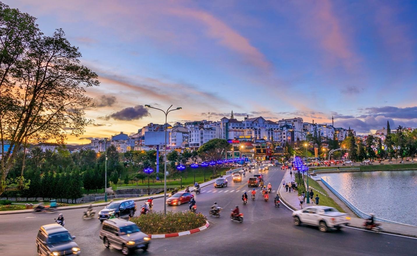 Loạt thương hiệu quốc tế đổ bộ, du lịch Đà Lạt thêm lựa chọn đẳng cấp - 2