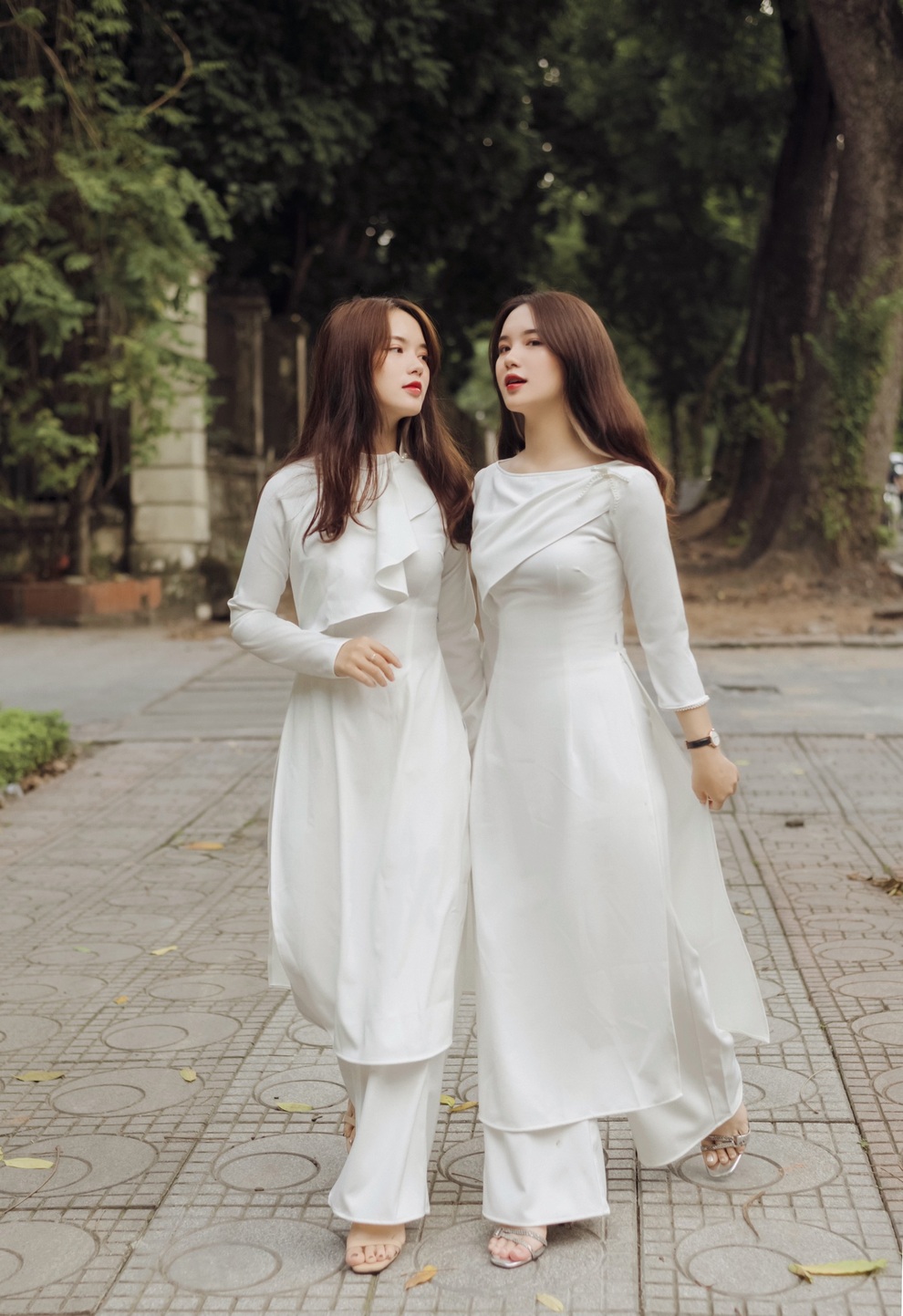 Cặp chị em song sinh Hằng - Nga nổi tiếng ở Đại học Thương mại - 10 Cặp chị em song sinh Hằng - Nga nổi tiếng ở Đại học Thương mại - 10