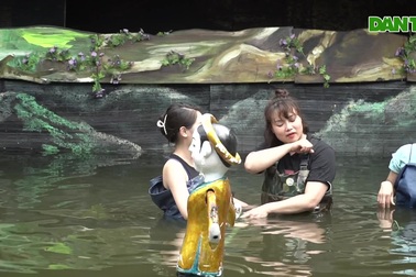 Tâm sự của diễn viên múa rối nước nuôi con một mình