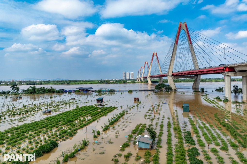 Lũ các sông lên nhanh, cảnh báo nhiều tuyến đê mất an toàn - 2 Lũ các sông lên nhanh, cảnh báo nhiều tuyến đê mất an toàn - 2