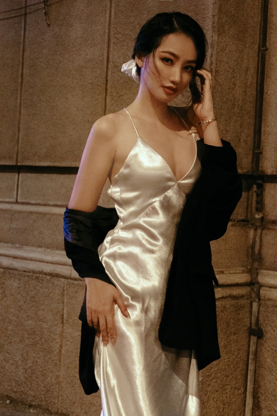 Ông xã Trương Tri Trúc Diễm không khó chịu khi vợ diện trang phục gợi cảm - 5 Ông xã Trương Tri Trúc Diễm không khó chịu khi vợ diện trang phục gợi cảm - 5