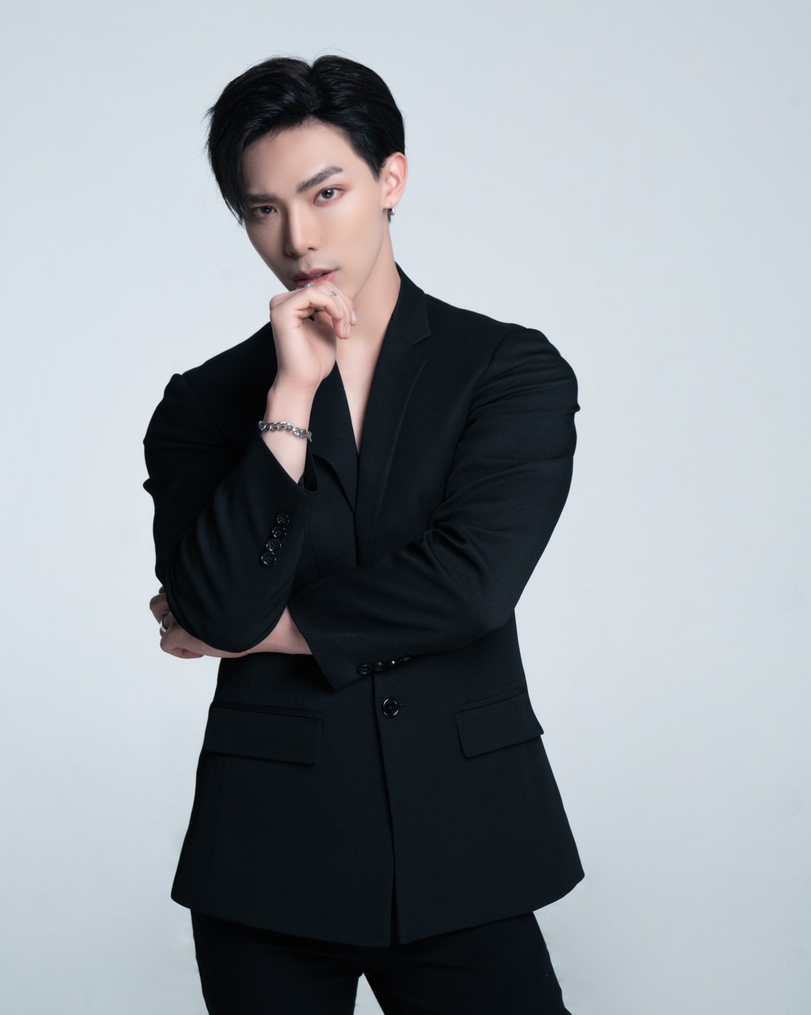 Erik: Nếu nói sân khấu là cuộc đời thì công nghệ sẽ là điểm tựa để nghệ sĩ thăng hoa - 1 Erik: Nếu nói sân khấu là cuộc đời thì công nghệ sẽ là điểm tựa để nghệ sĩ thăng hoa - 1