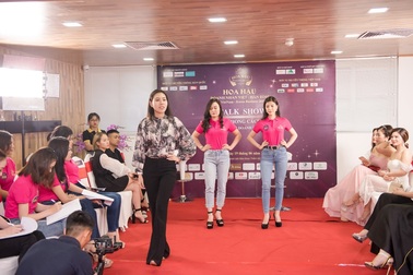 Hoa hậu Hà Nội - Trúc Vũ gây chú ý trên sân khấu Việt – Hàn