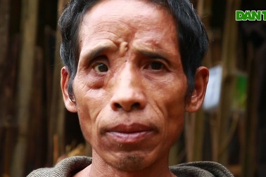 Bố mẹ ăn mèn mén, để dành gạo nấu cháo loãng nuôi con