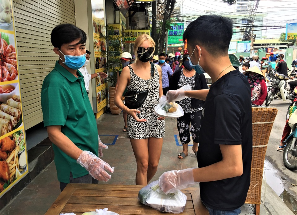 Phố biển Nha Trang tĩnh lặng trong những ngày giãn cách xã hội - 8 Phố biển Nha Trang tĩnh lặng trong những ngày giãn cách xã hội - 8