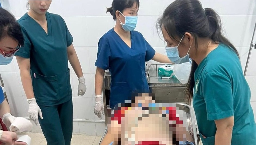 Tắm tại hồ bơi ở quán cà phê, một học sinh lớp 5 tử vong - 1 Tắm tại hồ bơi ở quán cà phê, một học sinh lớp 5 tử vong - 1