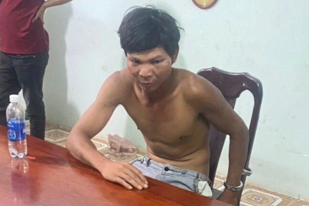 Bắt kẻ đập phá ô tô rồi dùng cuốc đánh chết chủ xe - 1 Bắt kẻ đập phá ô tô rồi dùng cuốc đánh chết chủ xe - 1