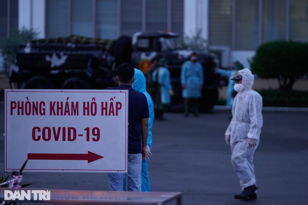 TPHCM: 13 khoa phòng Bệnh viện Bệnh Nhiệt Đới có người nhiễm SARS-CoV-2 - 1 TPHCM: 13 khoa phòng Bệnh viện Bệnh Nhiệt Đới có người nhiễm SARS-CoV-2 - 1