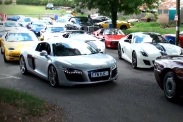 Hơn 150 siêu xe chen chân tìm chỗ đỗ