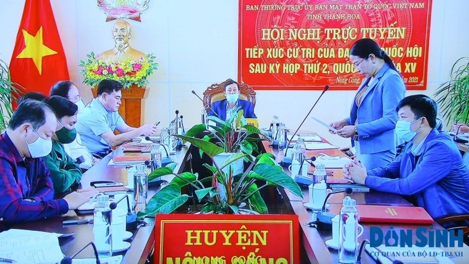 Cử tri tại các điểm cầu