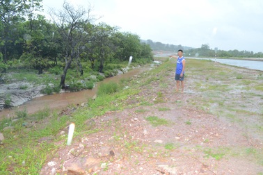 Bị tố chiếm đất dân, một Đại uý công an bị cách chức