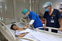 Đốt rác, người đàn ông bị đạn nổ thủng tim