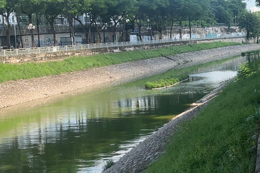 Sông Tô Lịch “hồi sinh”: Người dân hết cảnh bịt mũi, đeo khẩu trang